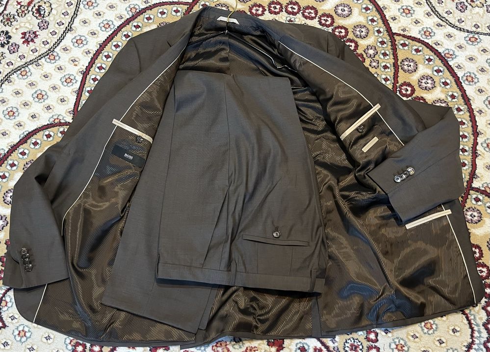 Костюм Hugo Boss мужской