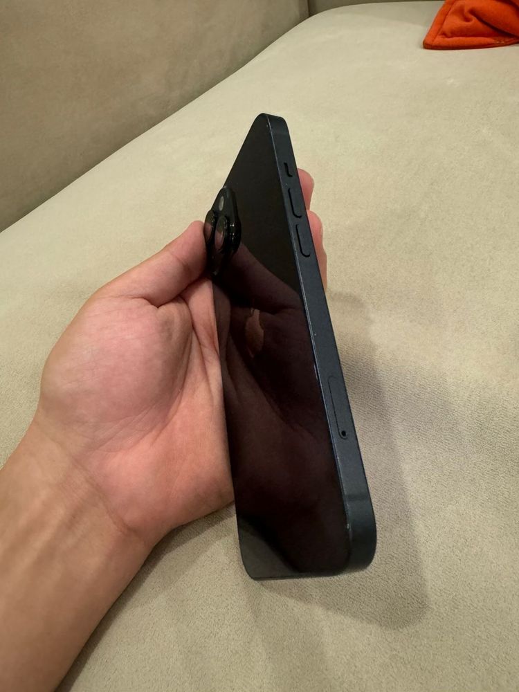 Продам Iphone 14 128g