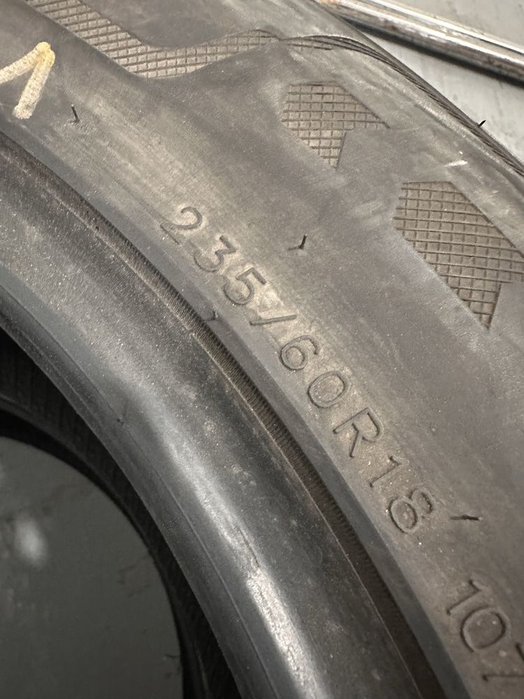 Шины 235/60R18 (2шт)