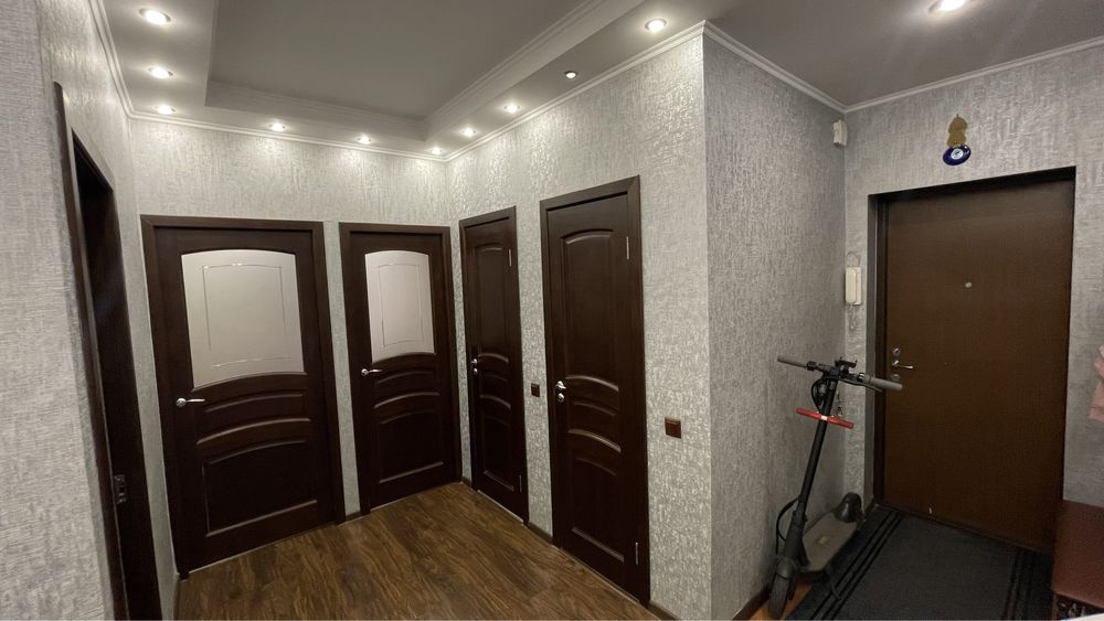 Продам трехкомнатную квартиру в Самал 1