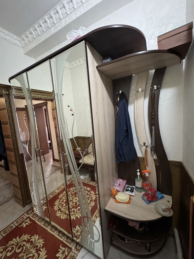 Продаю прихожую