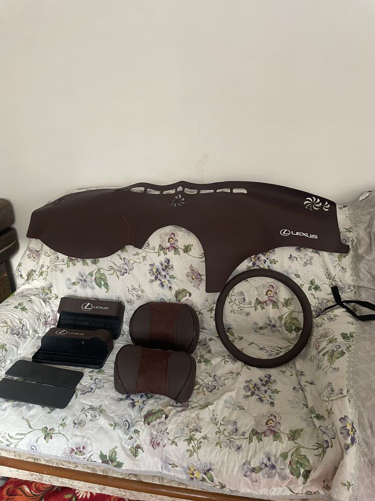 Чехлы для лексус ес350