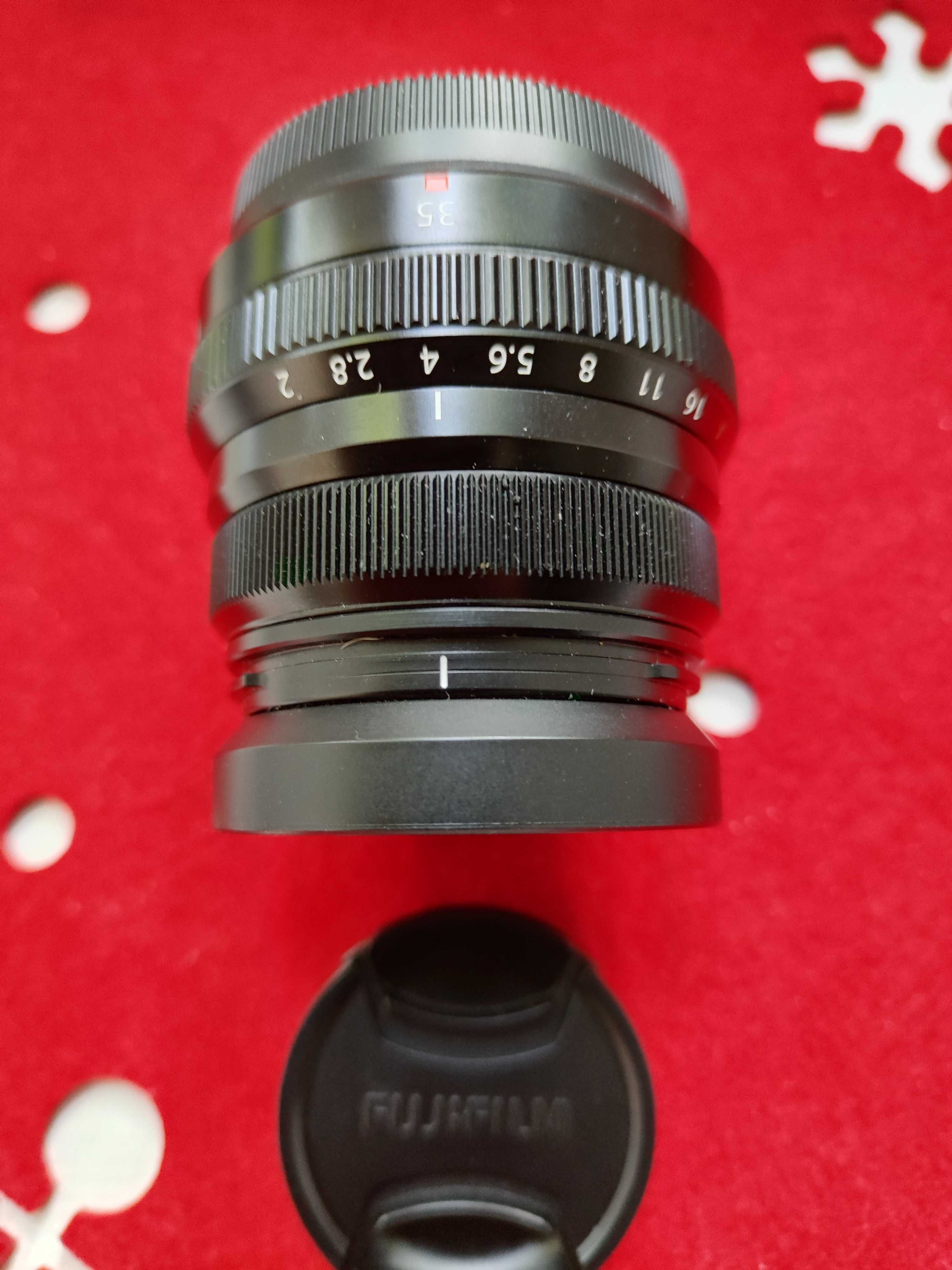 Фотокамера XT10 с объективами.