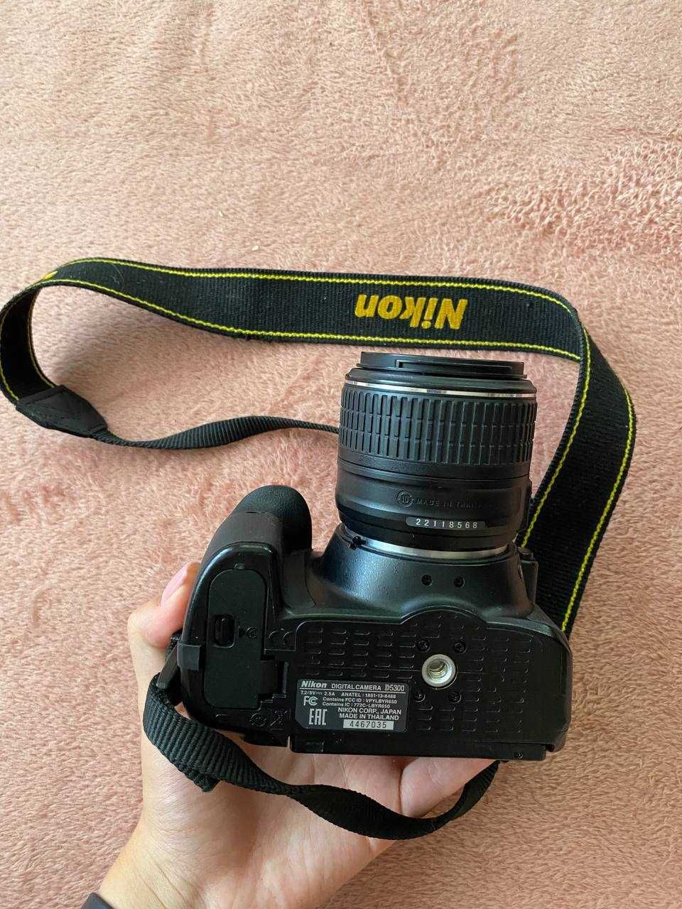 Зеркальная камера Nikon D5300 для фотосъёмки и видеосъемки проф