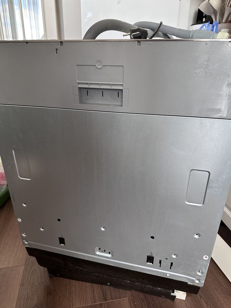 Встраиваемая посудомоечная машина Whirlpool WIO 3033 DLG