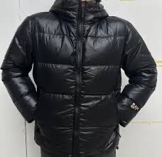 Продам зимний пуховик легкий теплый 50р