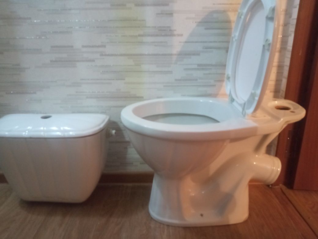 Продается  унитаз с бочком  ,керамика