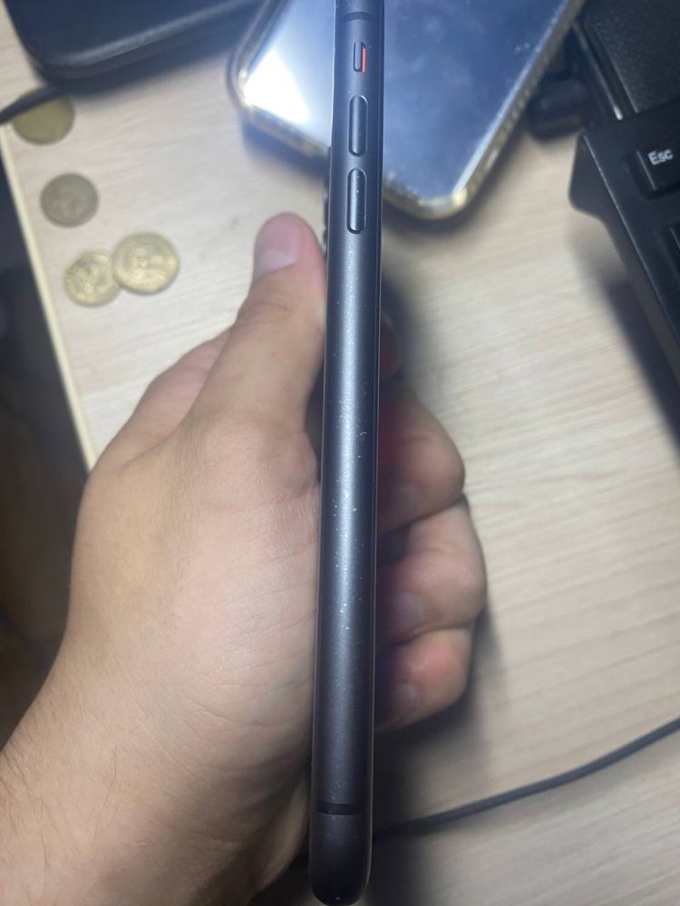 Продам iphone 11 64gb