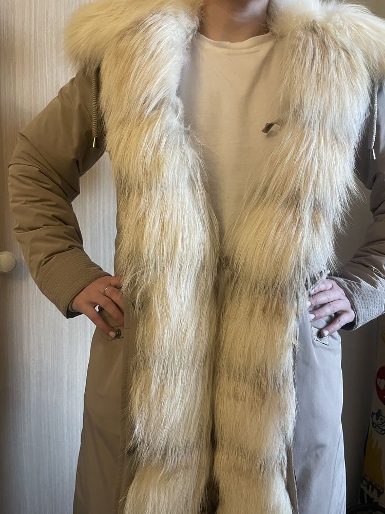 Продам парку с нат.мехом