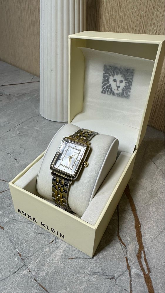 Женские наручные часы Anne Klein SVTT3761