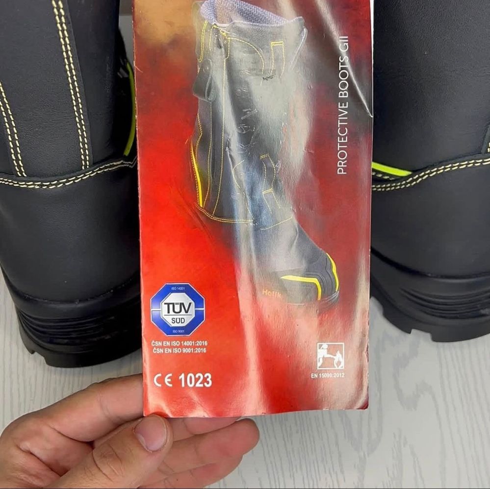 Продам сапоги Holik lukov g2