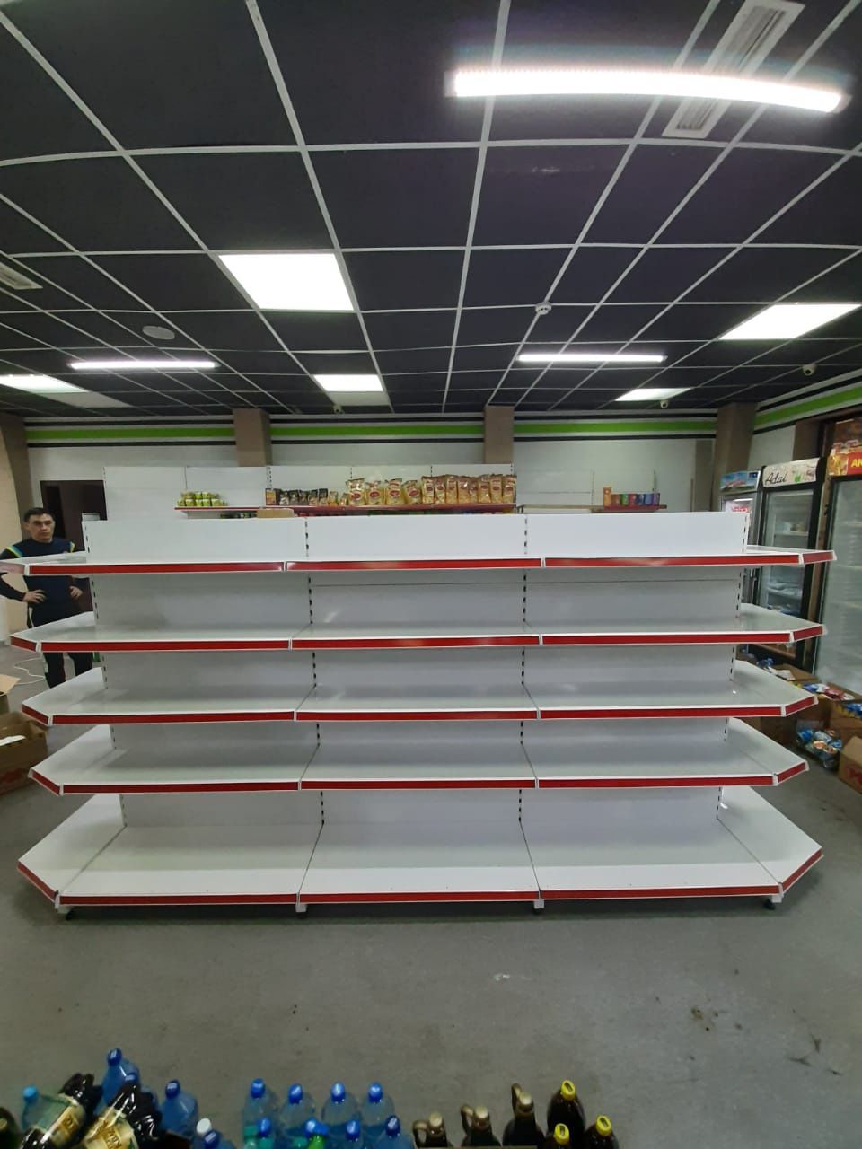 Полки оборудование любой сложности в наличии и на заказ металлические