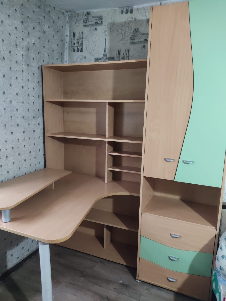 Продаётся гарнитур