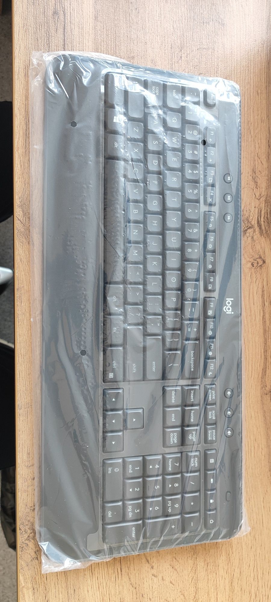 Продаю клавиатуру Logitech новую