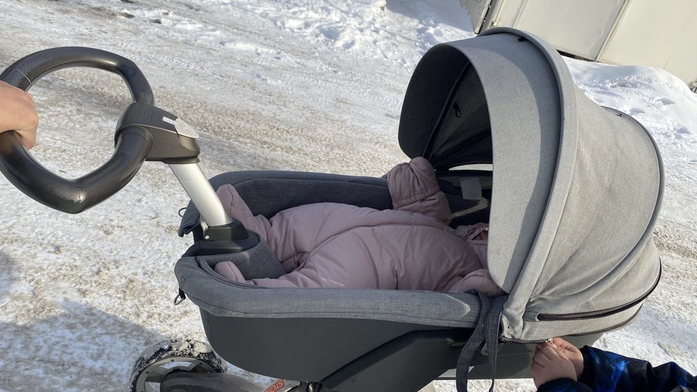 Продам коляску Stokke люлька и 2 прогулочного блока