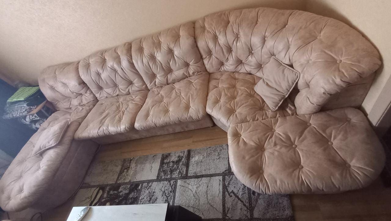 Продам б/у диван из эко кожи