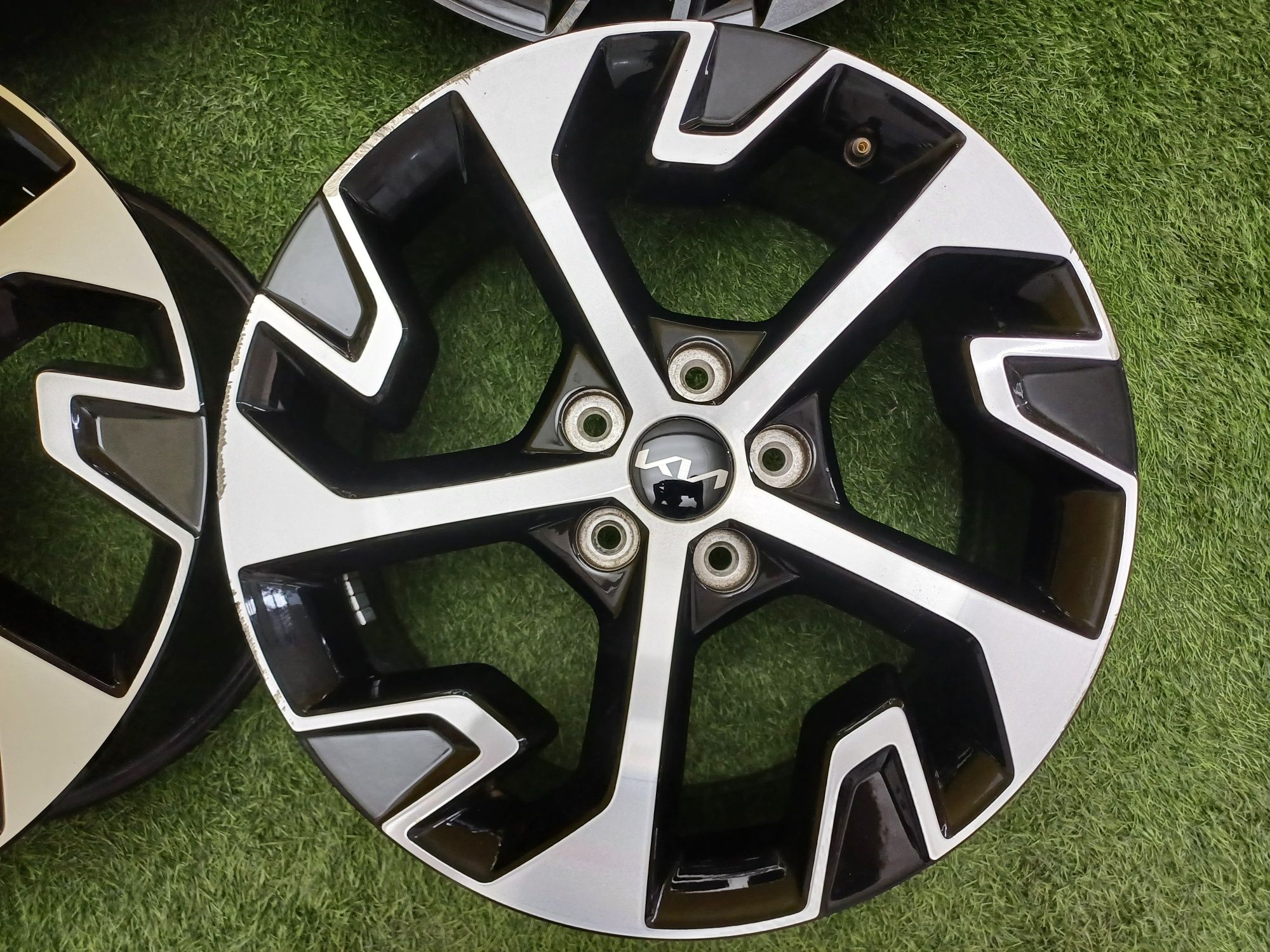 Диски R18 5×114.3 на Kia и другие.