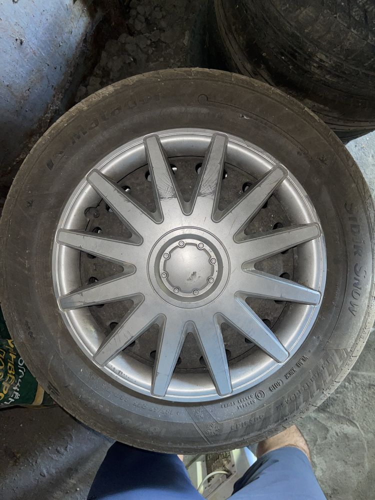 Продам шины с железными дисками