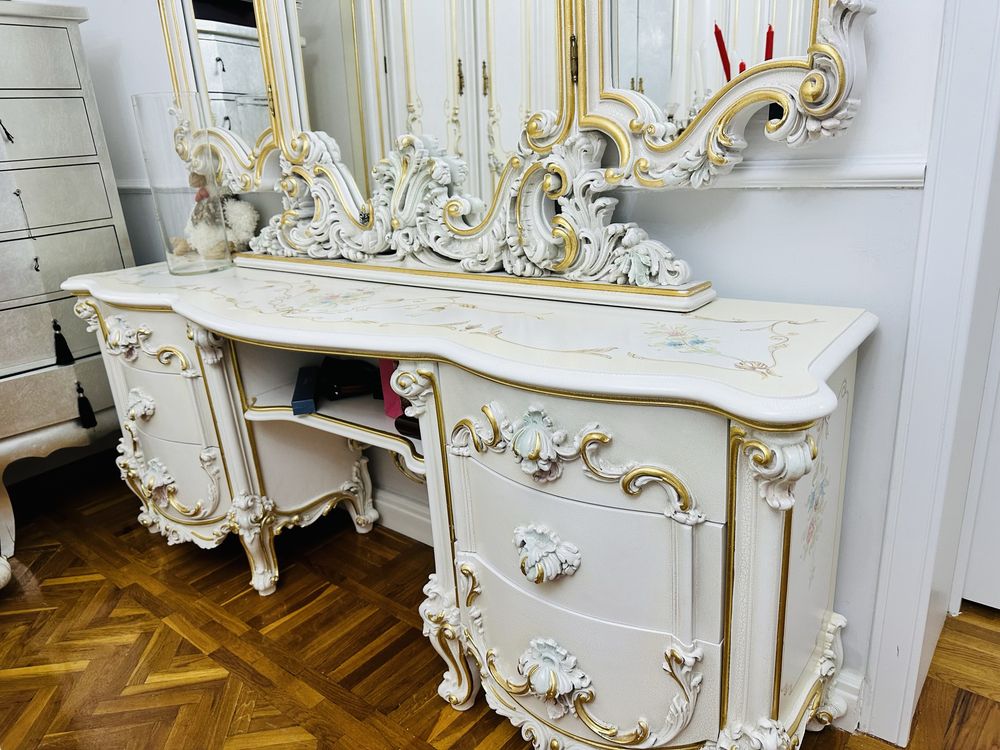 Итальянская спальная мебель люкс класса