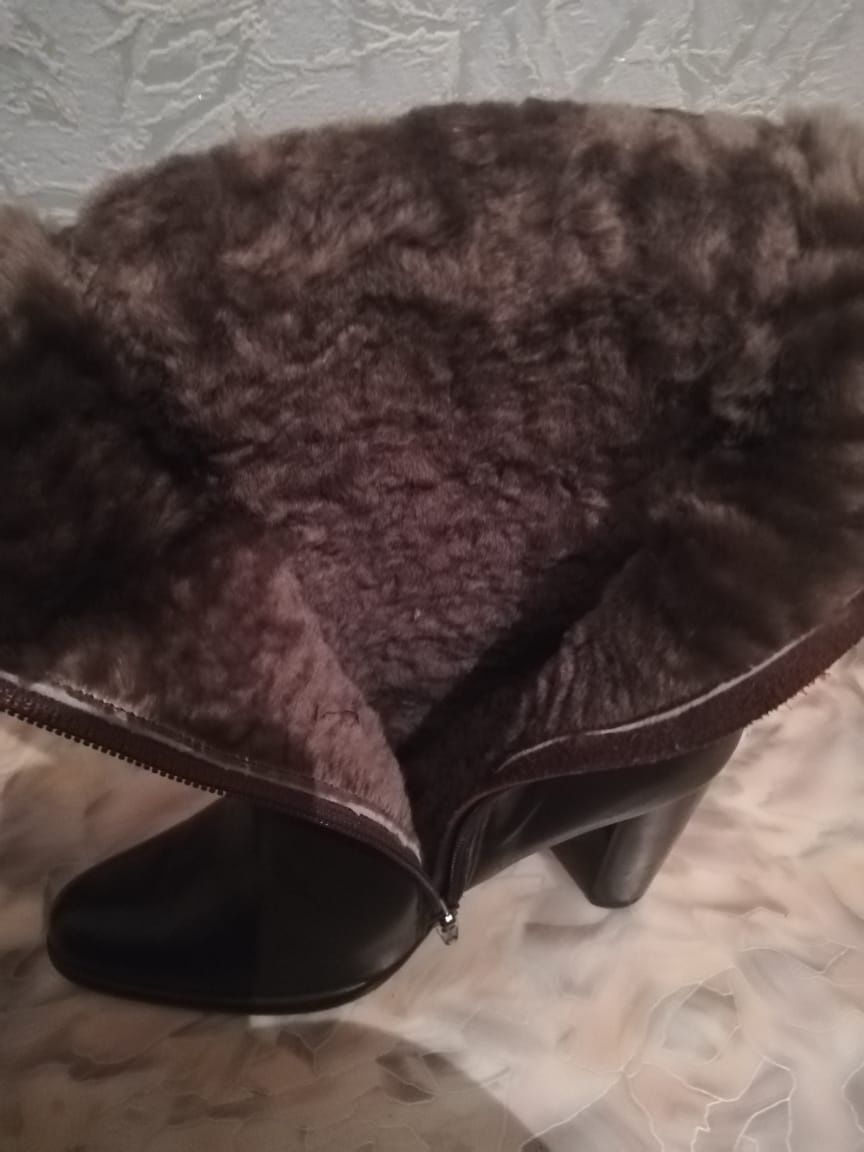 Продам зимние сапоги