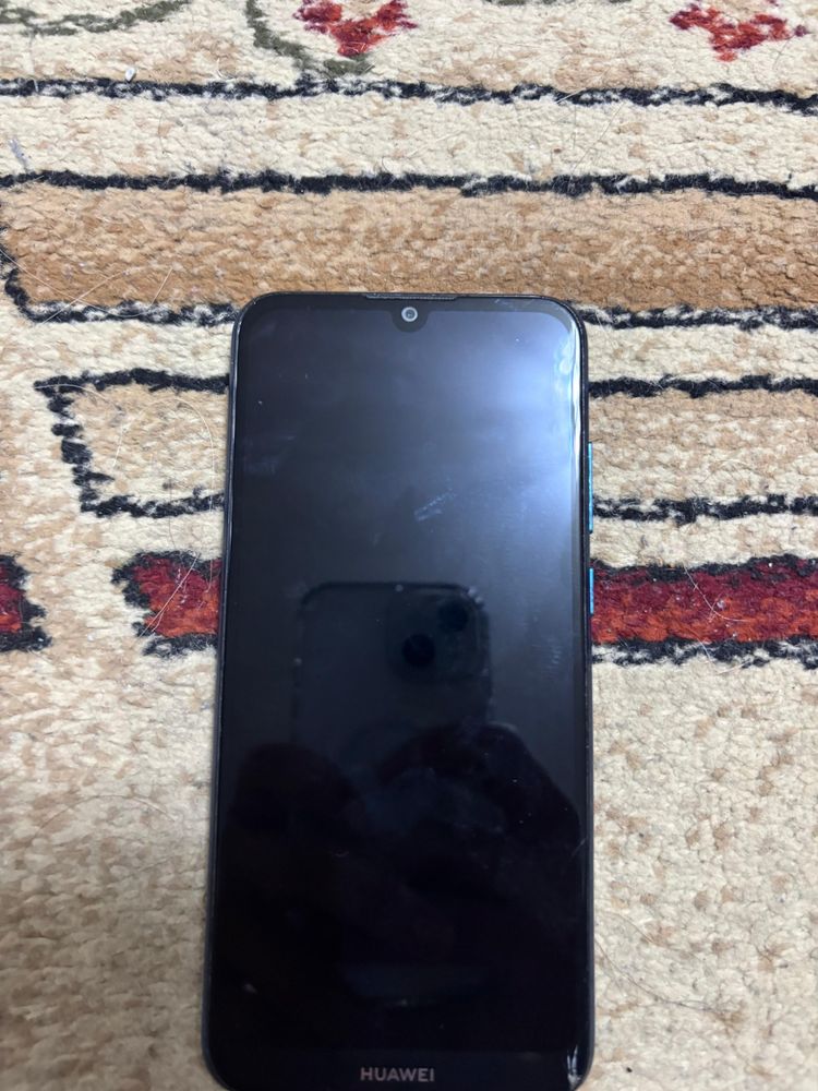 Срочно продам huawei y6 prime