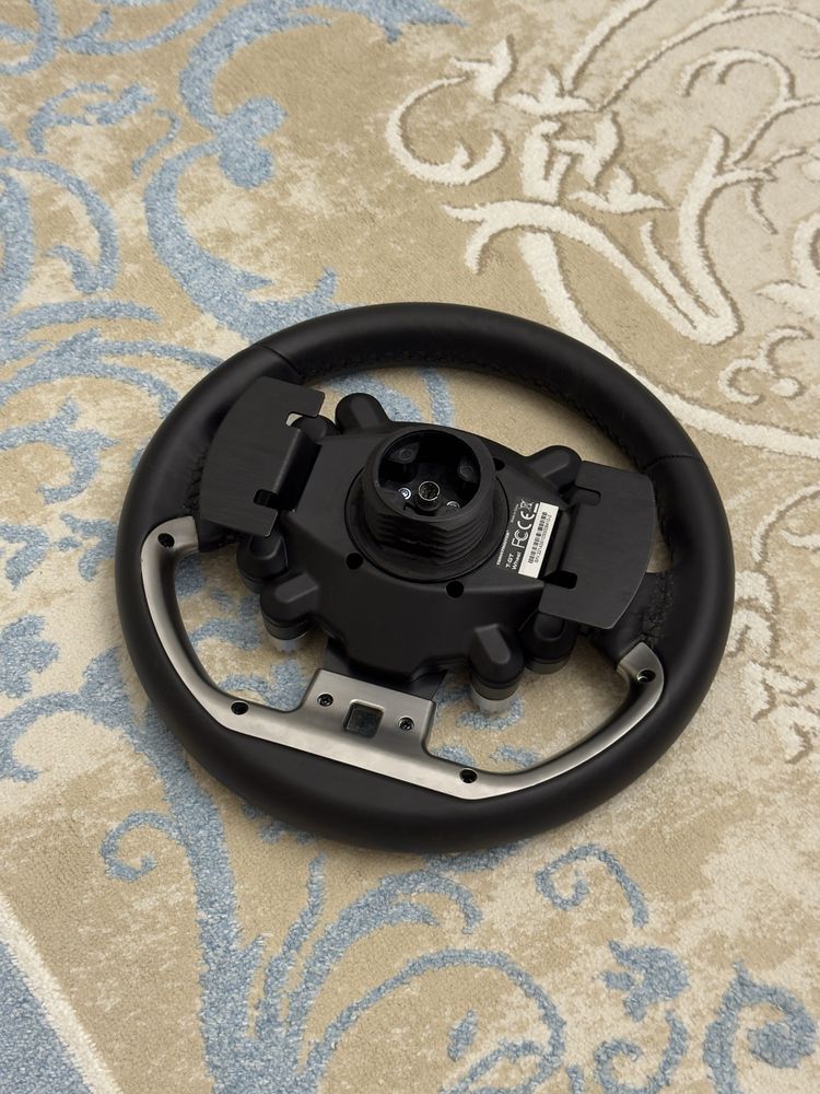 Игровой руль Thrustmaster T-GT II идеальном состояние