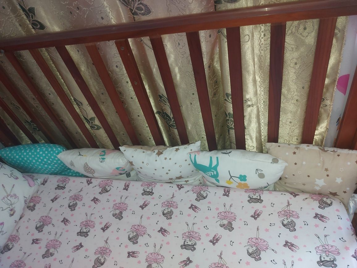 Продам детскую кроватку