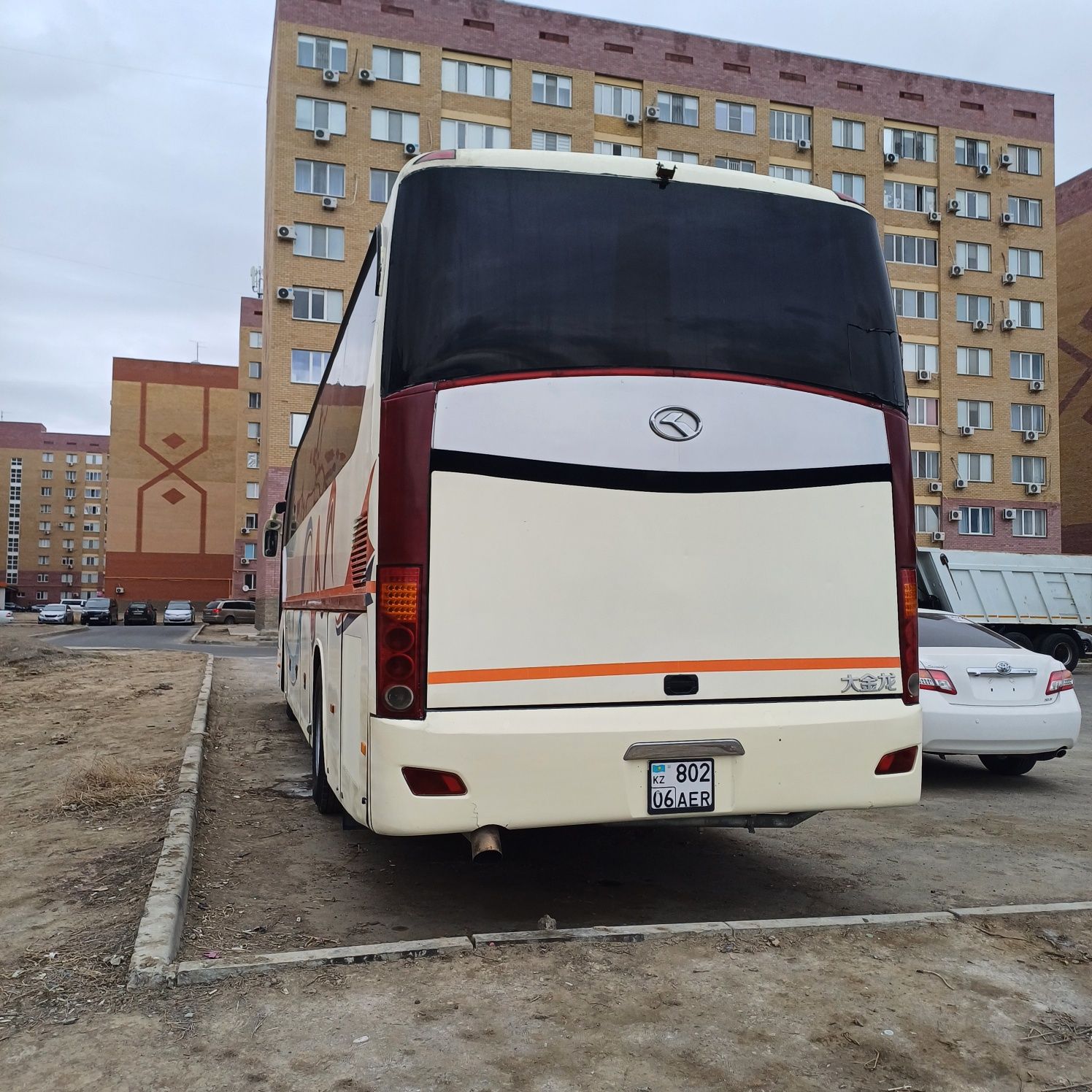 Сдаюдся автобусый