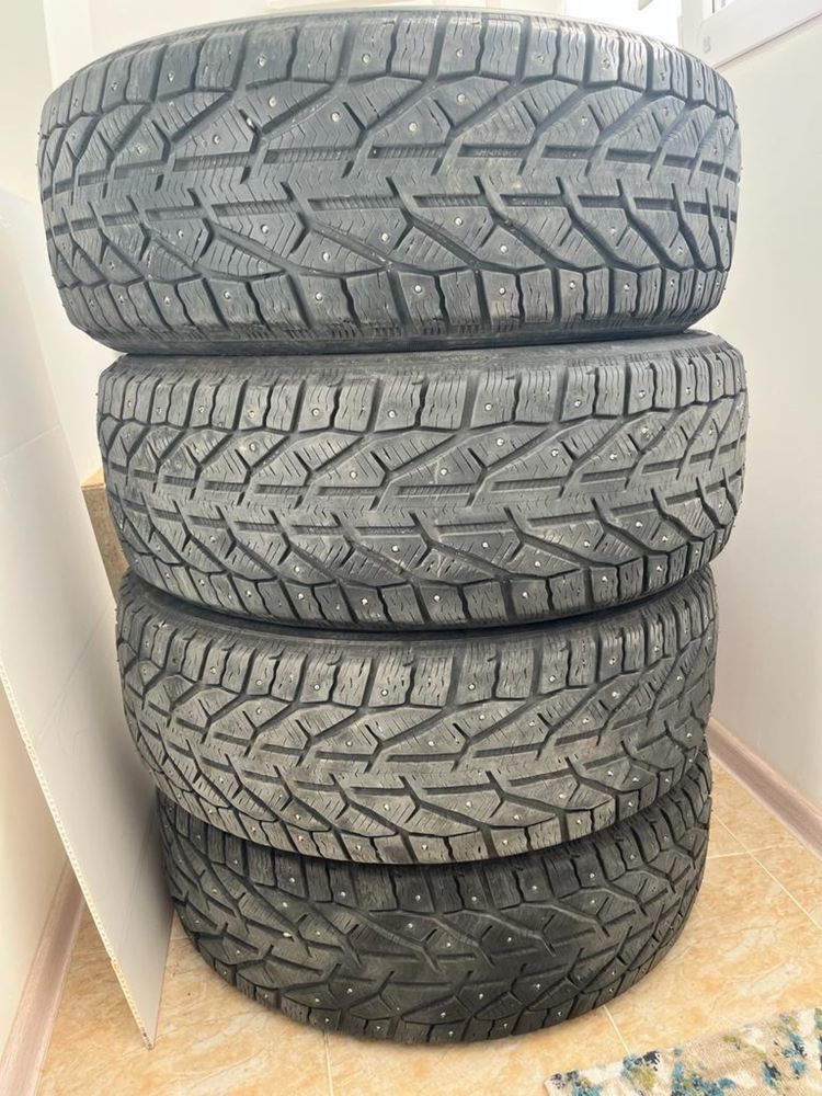 Продается автошины размер  235/60 R 18 107 T