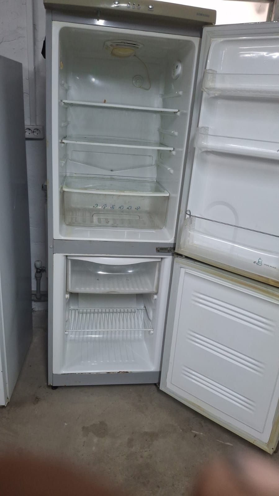 Продам холодильник