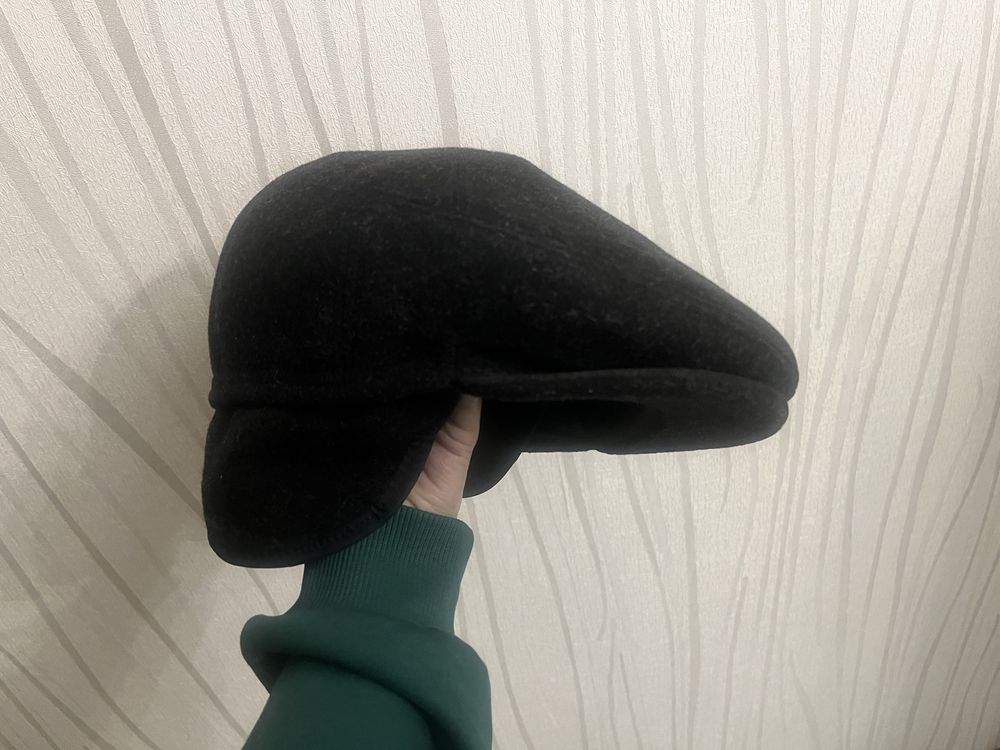 Продаётся зимняя кепка, размер 57, шерсть 100%.