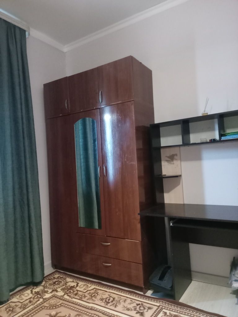 Компьютерный стол, шкаф