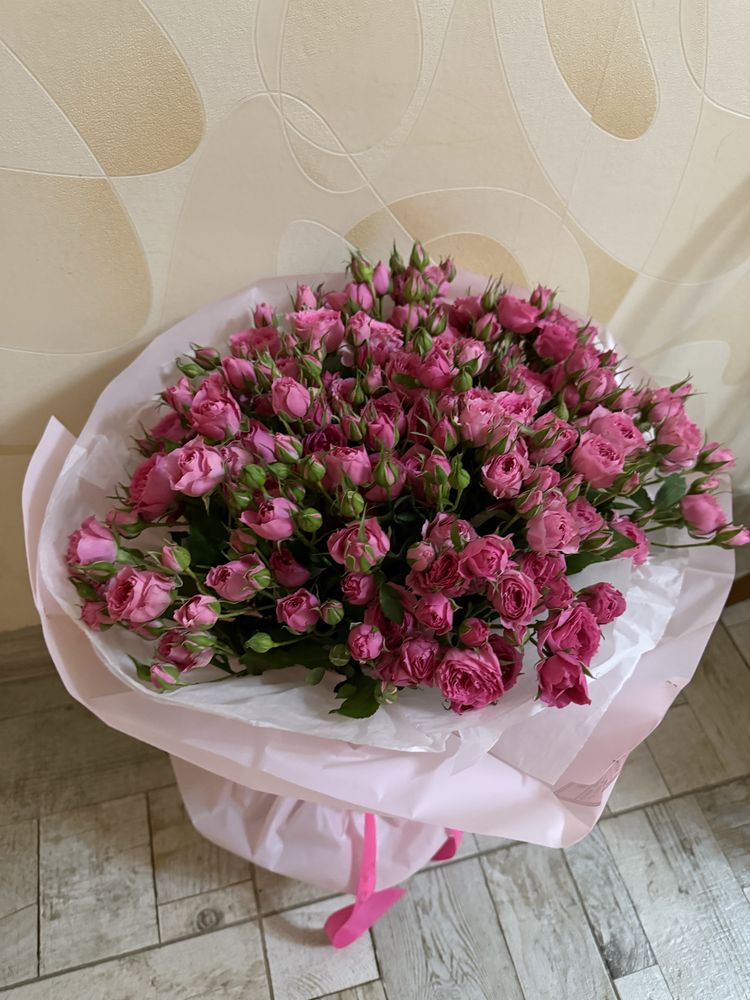 Цветы букеты из кустовых роз