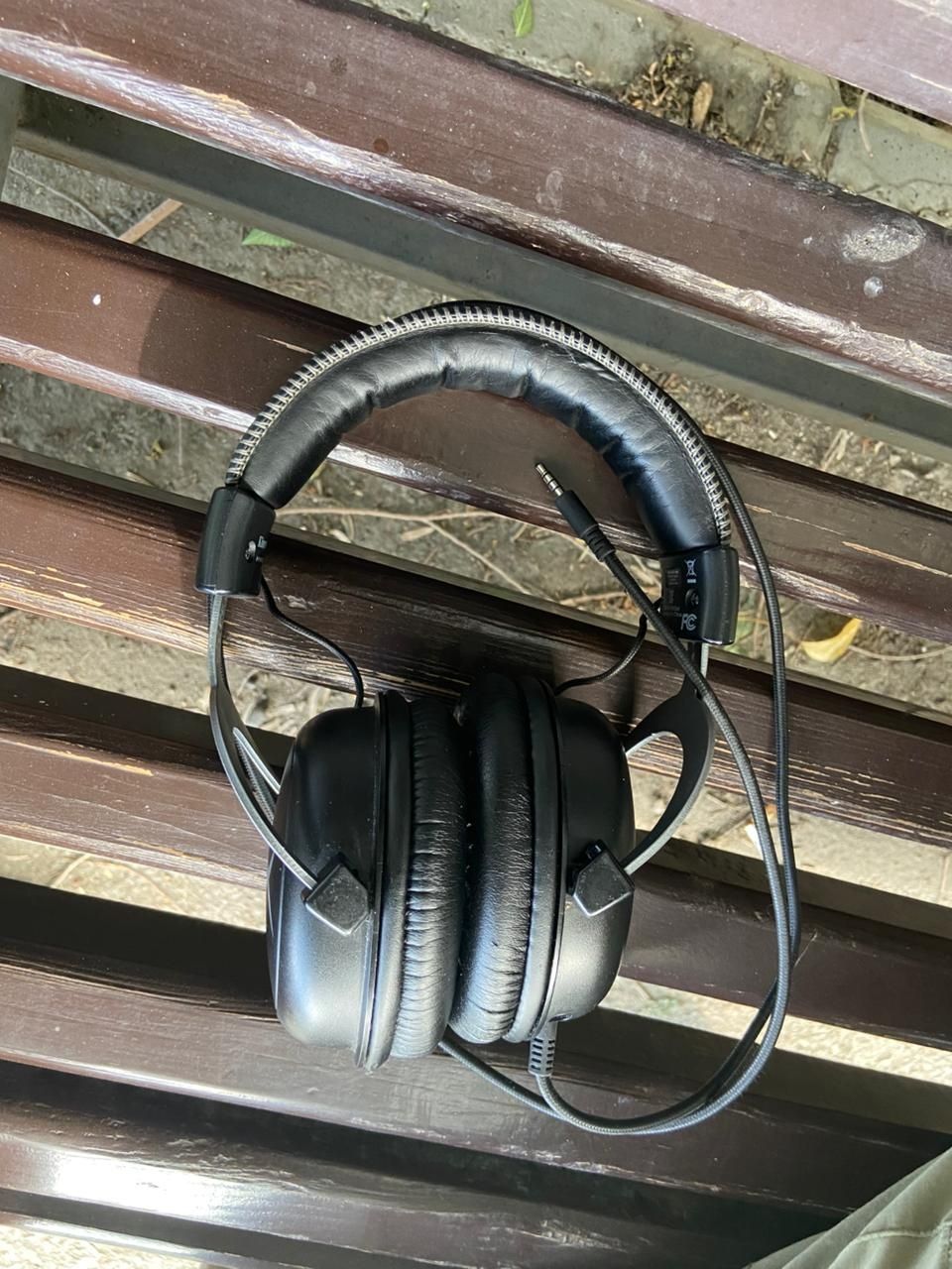 продаю наушники hyperX