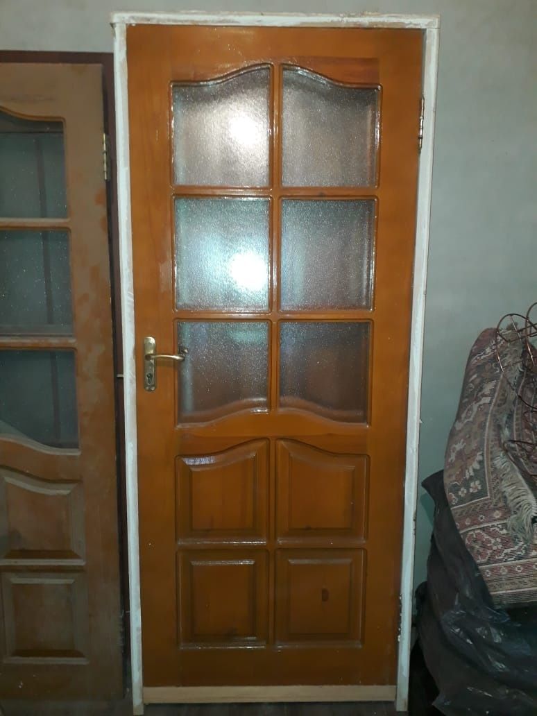Продам двери деревянные