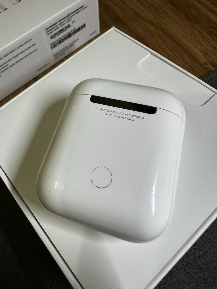 Наушники Apple AirPods 2-го поколения
