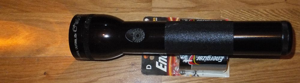 надежный увесистый фонарик в машину или хозяйство MAGLITE2D Маглайт2Д