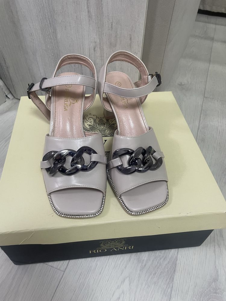 Продам туфли 37р