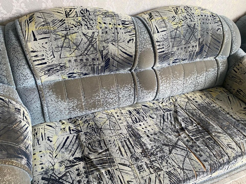 Продам диван и 2 кресла