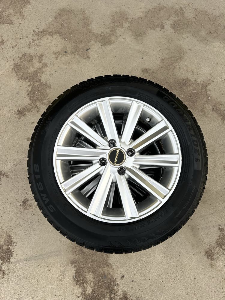 Продам титанки R15 камрики 4:100 с резиной 185/65