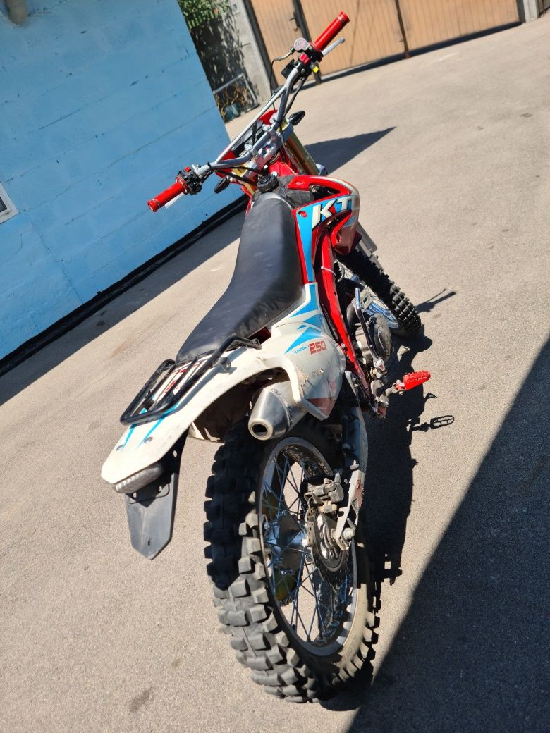 Продам эндуро KTL 250 кубов