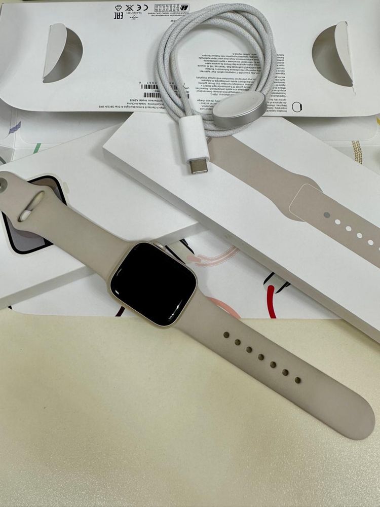 Продам Apple Watch 9 41мм Starlight