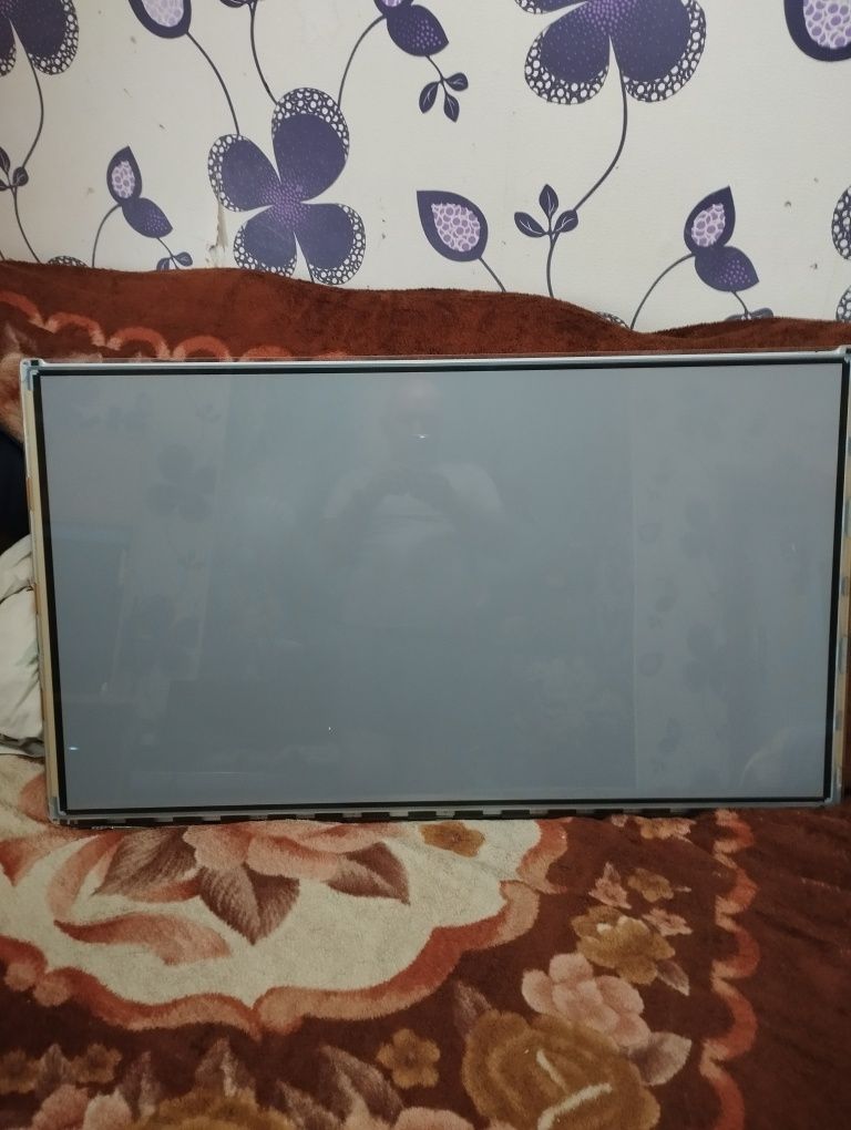 Продам Экран LG 129 диагональ