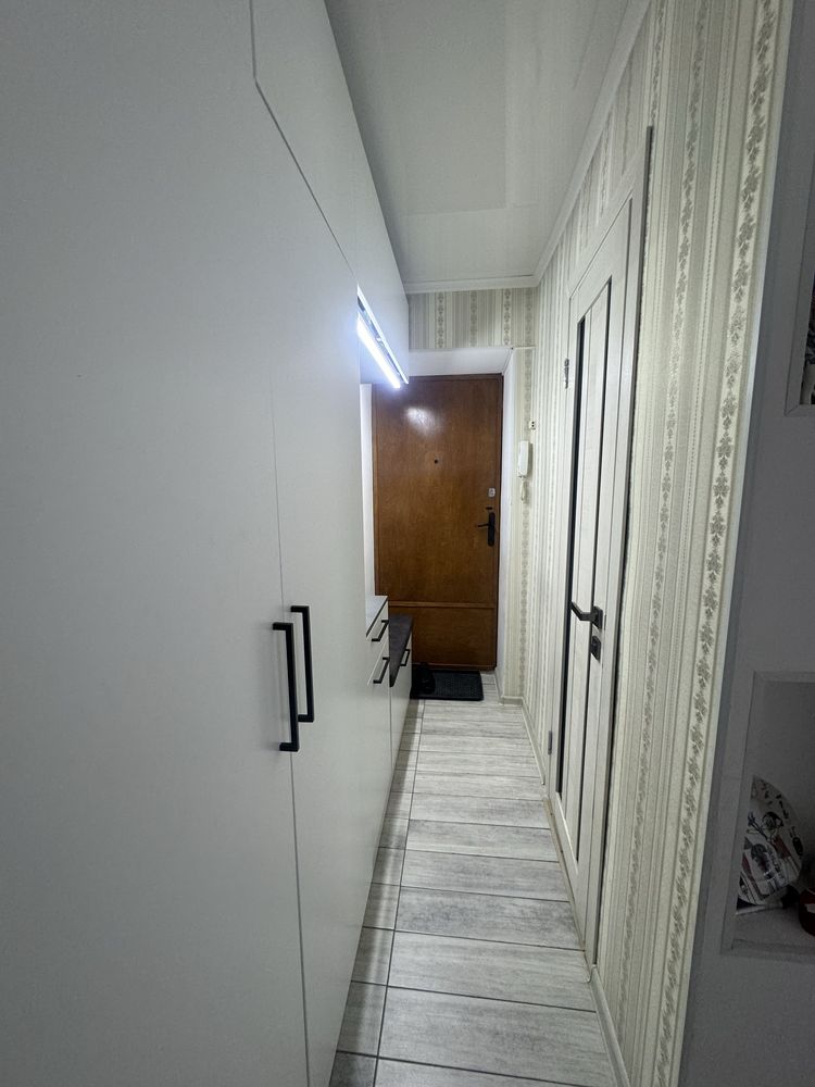 Продам 3-комнатную квартиру в центре