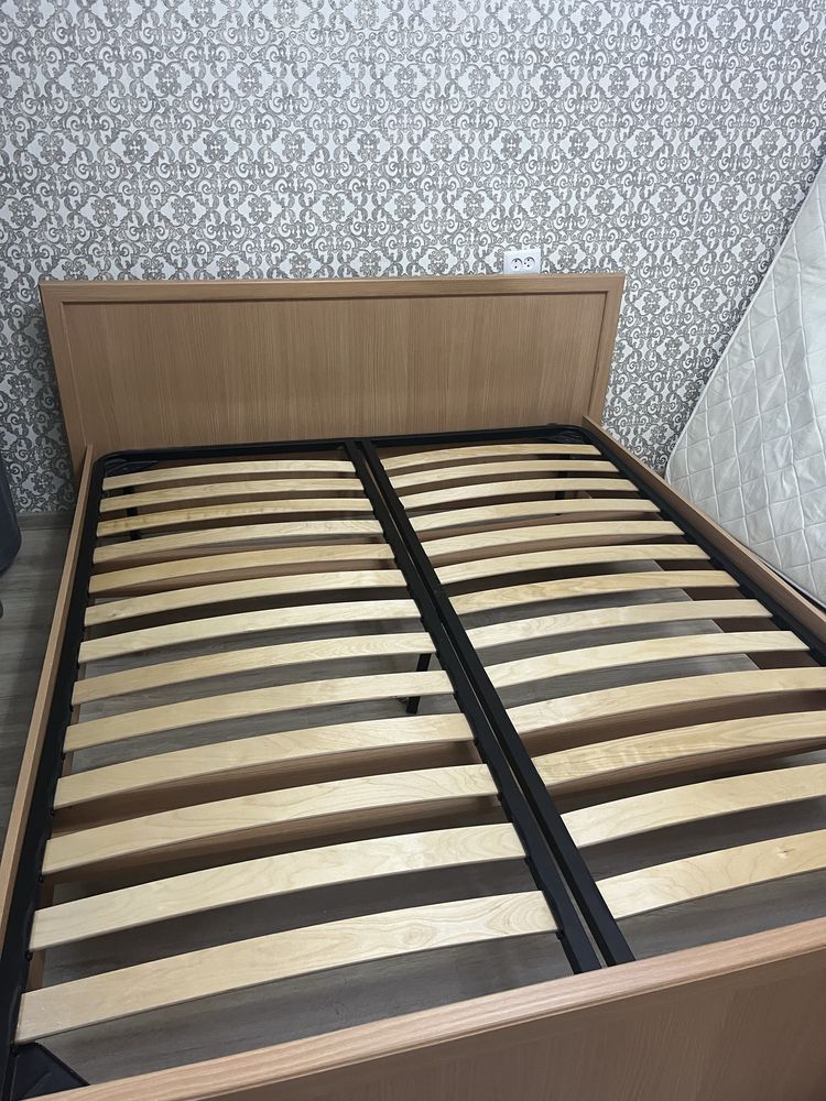 Срочно продам двухспальную кровать