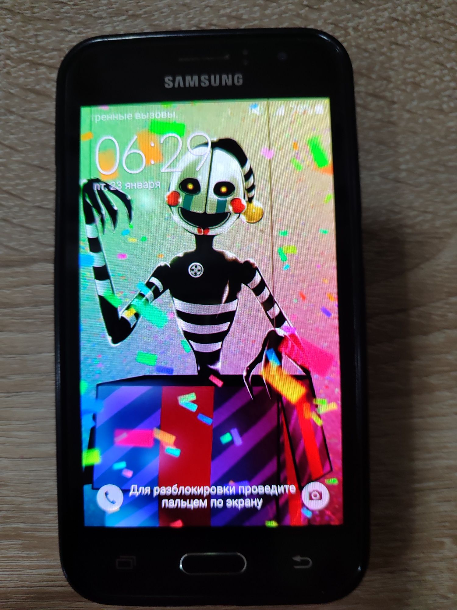 Телефон Samsung Galaxy J2