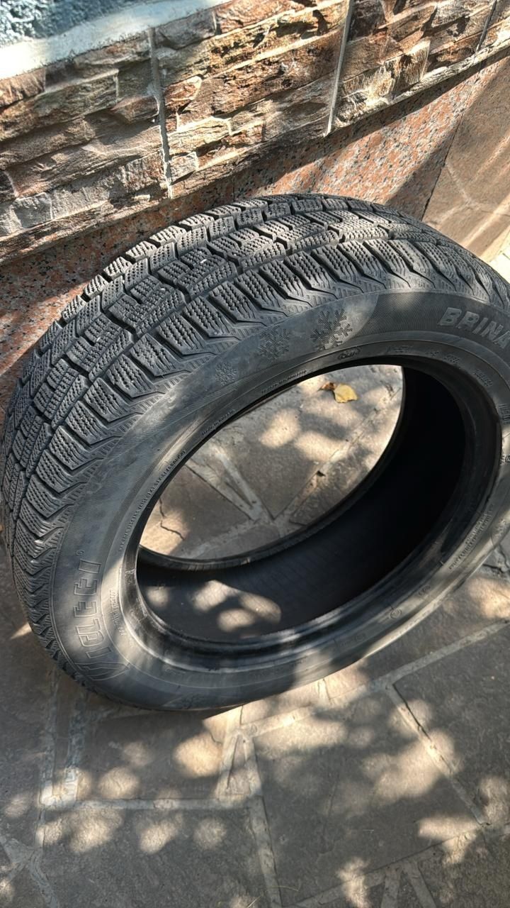 Продам зимние шины в отличном состоянии