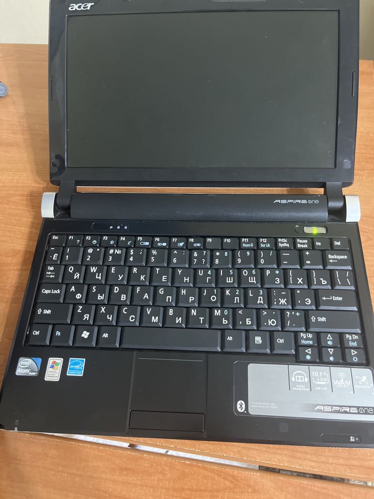 Продаю на запчасти Acer aspire one