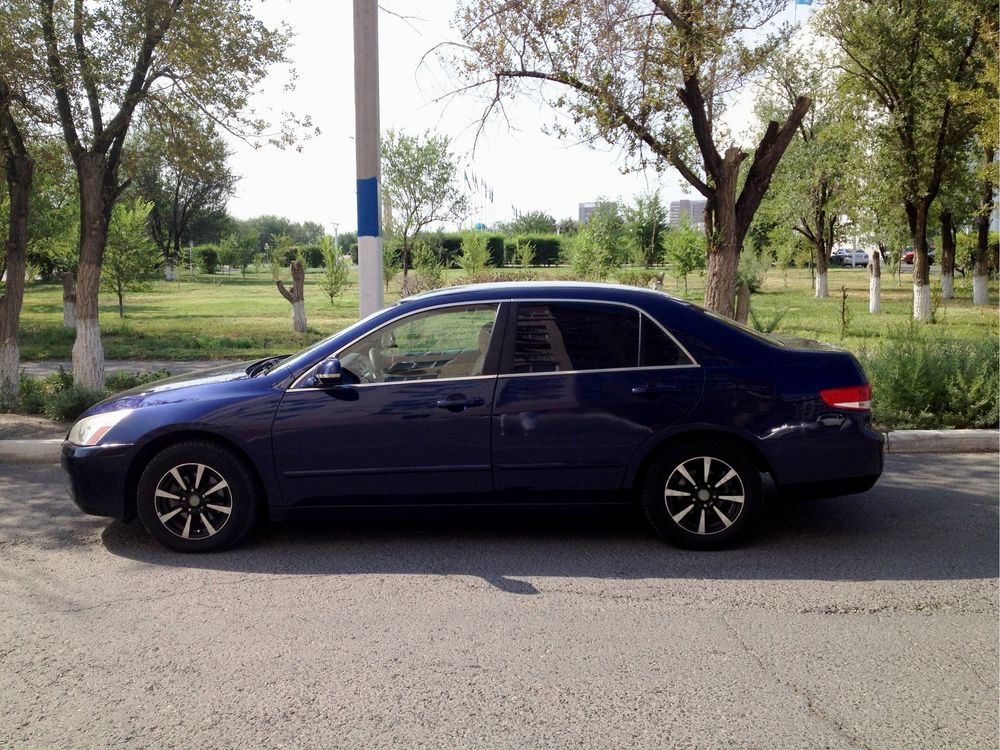 Honda Accord автомобиль