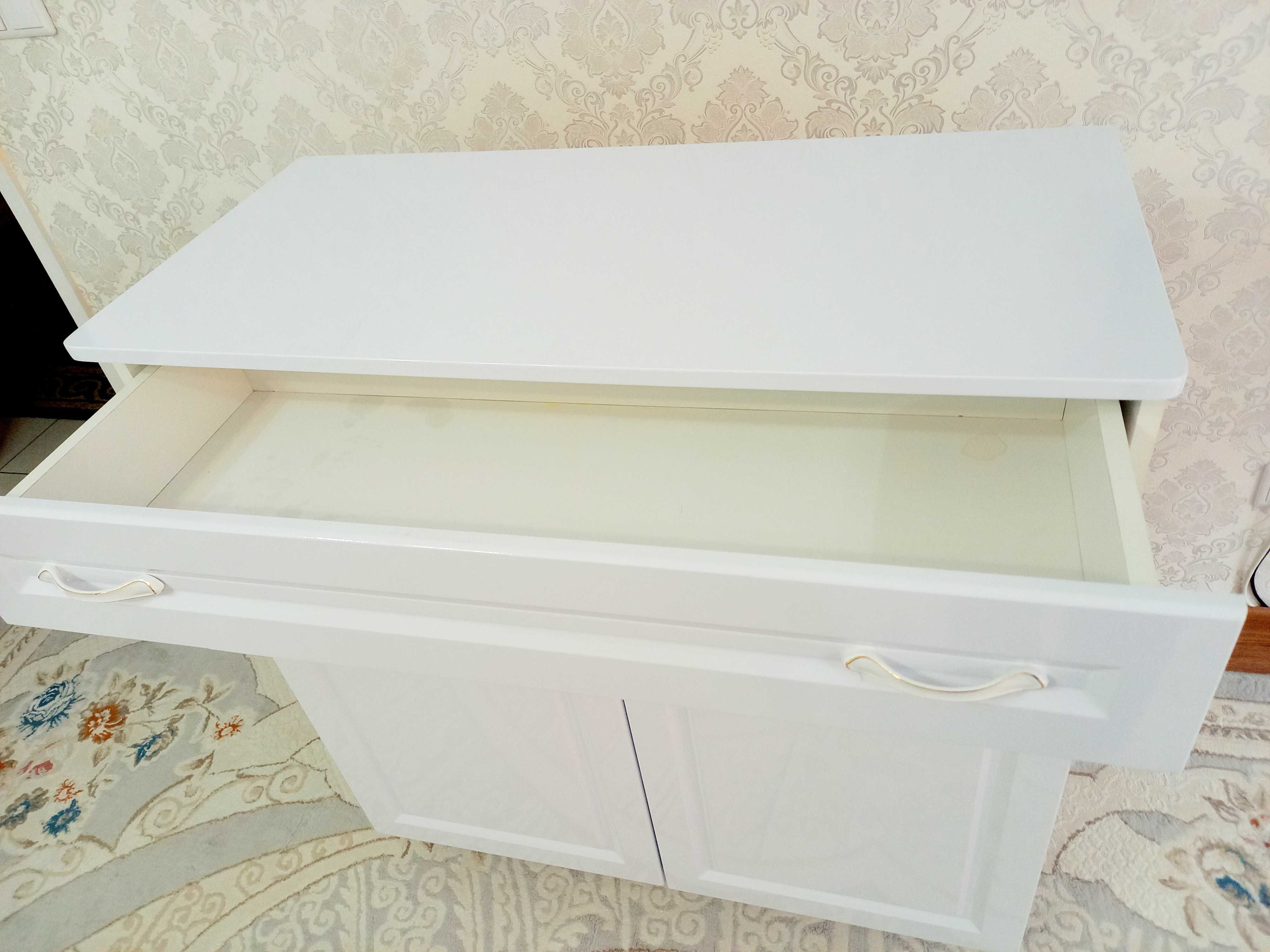 продам Шкаф белая